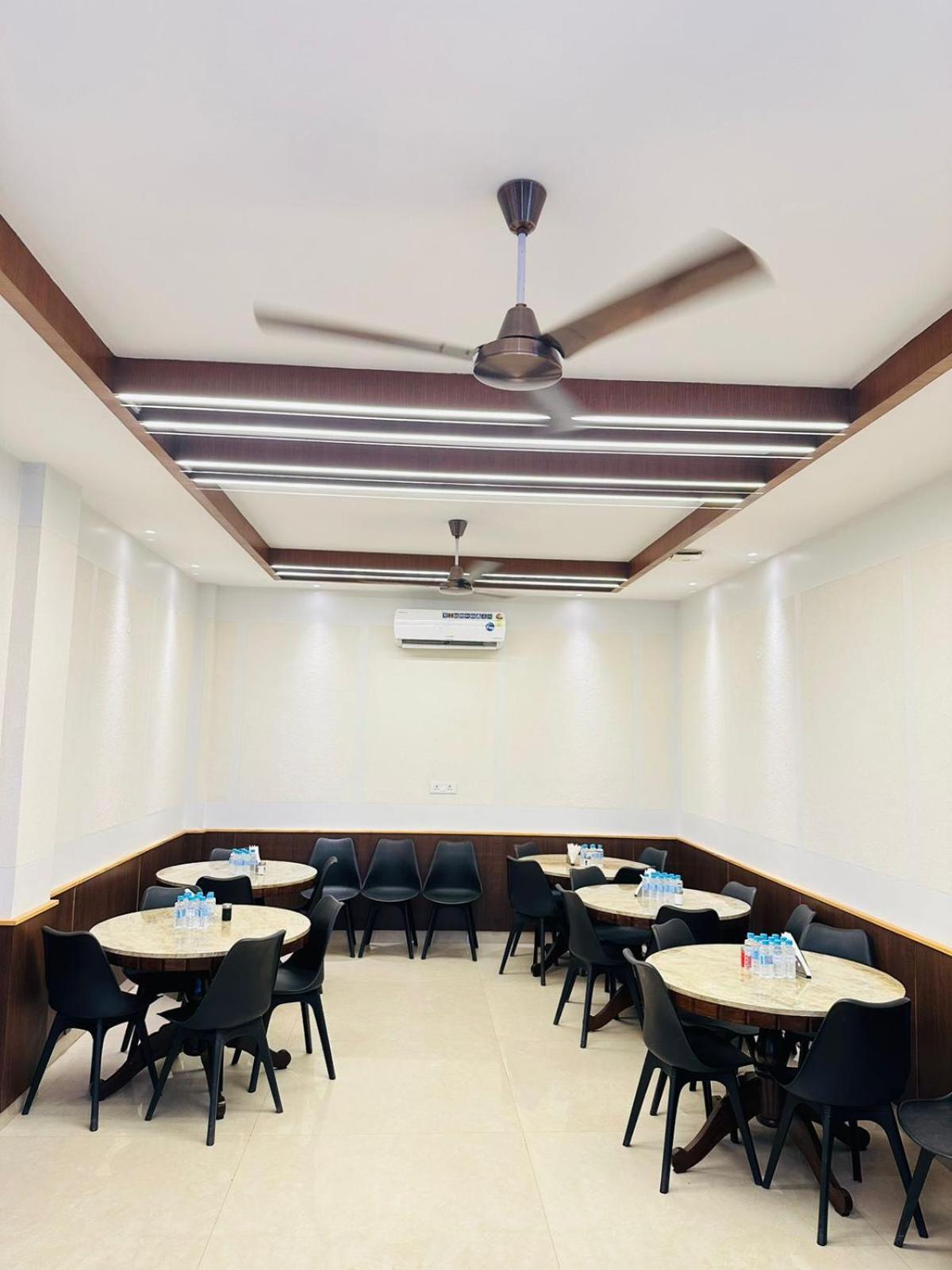 Hotel Lotus Inn Sirsa ภายนอก รูปภาพ