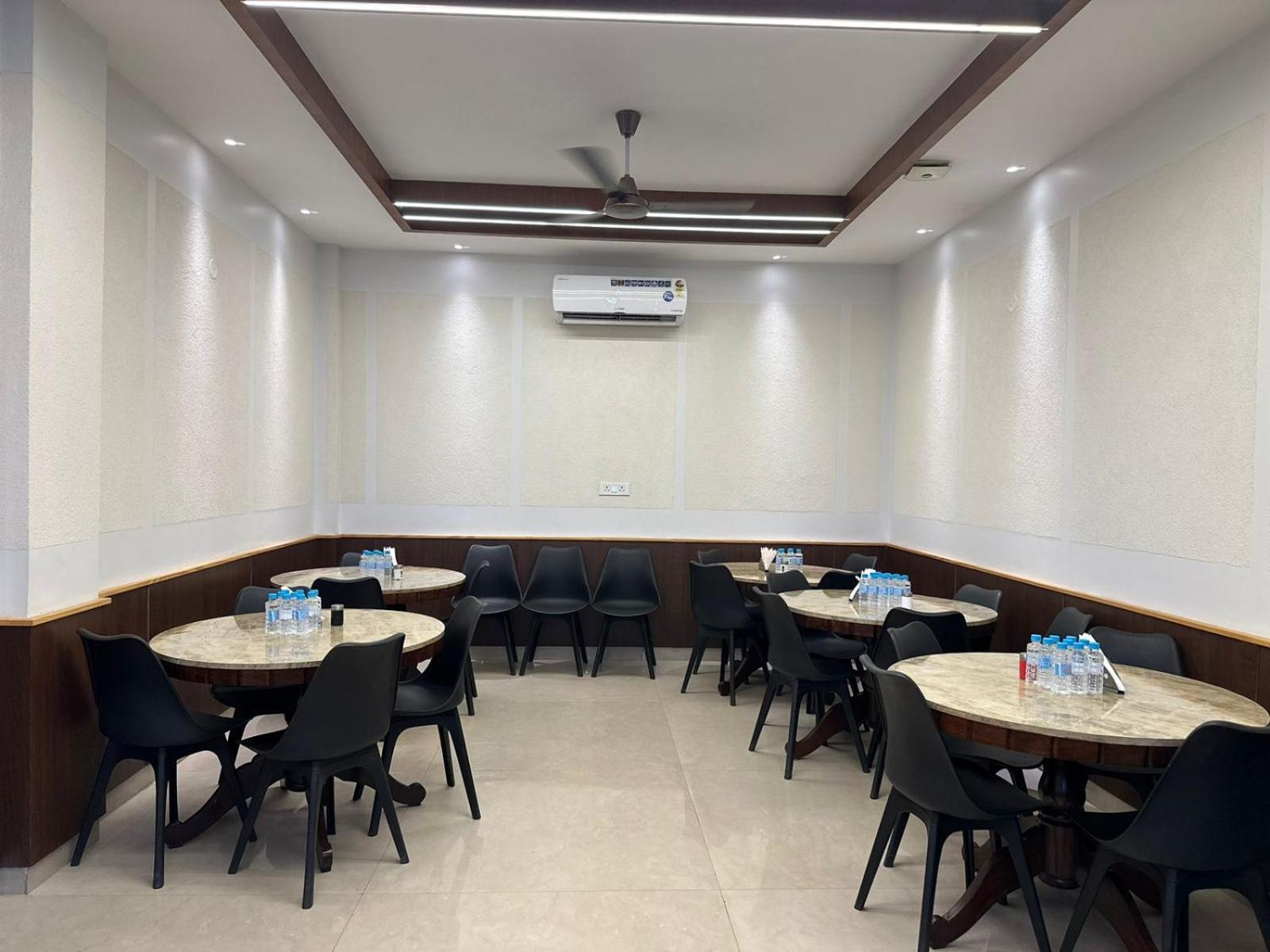 Hotel Lotus Inn Sirsa ภายนอก รูปภาพ